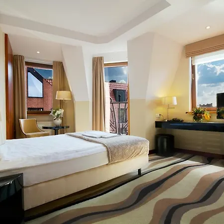 Fahrenheit Hotel