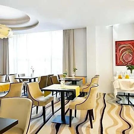 Hotel Fahrenheit 3*