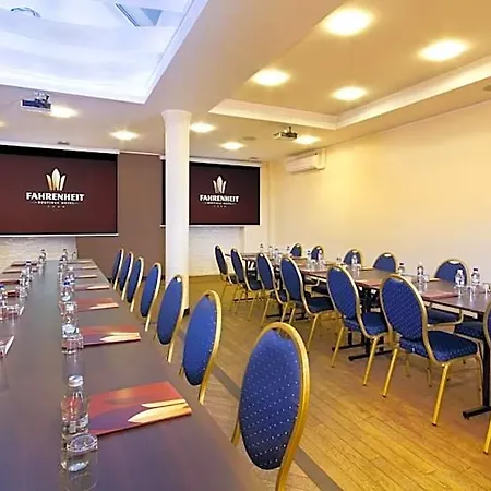 Fahrenheit Hotel 3*